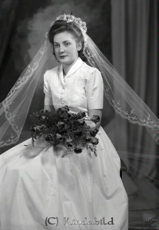 Jansson Elon Hässleholm
raja
Jansson Elon 
Brudfoto

raja
Majken och Elon Jansson. Majken var dotter till Ellen och Hjalmar Germundsson Kisa. 
Källa: margareta

Nyckelord: Jansson Hässleholm