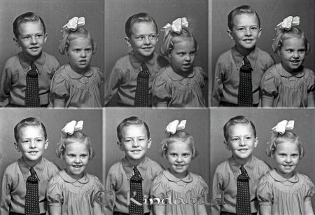 Johansson Gert-Ove o Berit Sjövalla Kisa
raja
Johansson Gert Olov o Berit
Barnporträtt en flicka en pojke

raja
Barnen på bilden heter Gert-Ove och Berit.
Föräldrar:Valfrid och Margit Johansson 
Källa: Gerd Pettersson

Nyckelord: Johansson Sjövalla