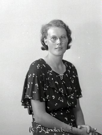 Ellen BJörklund Merhult Hycklinge
raja
Ellen BJörklund 
Porträtt-Kvinna

raja
Ellen född 1913 dotter till Axel Fredrik och Gerda Amalia Björklund.
Källa. Sv Gods och gårdar. 
Källa: Gerd Pettersson

Nyckelord: BJörklund Merhult