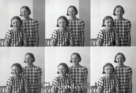 Eva & Kajsa Carlsson Råstorp Kisa
raja
Eva & Kajsa Carlsson 
Porträtt-Barn två flickor
Nyckelord: Carlsson Råstorp