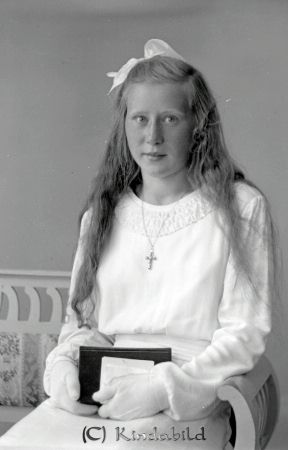 Sara Boberg Kjettestorp Kisa
raja
Sara Boberg  
Porträtt-Kvinna Konfirmationsfoto
Nyckelord: Boberg Kjettestorp