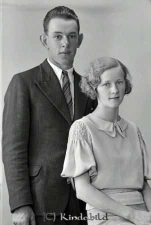Sven Johansson Korpklev
raja
Sven Johansson  
Grupporträtt en man och en kvinna

raja
Sven Johansson och Karin, Mjölby. 
Källa: roolsson
Nyckelord: Johansson Korpklev