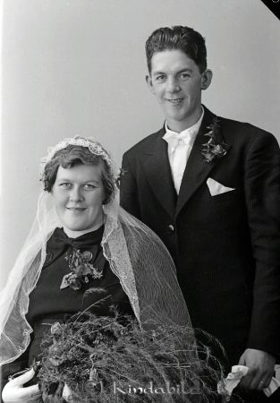 Harry Johansson Brokind
raja
Harry Johansson 
Brudpar
Nyckelord: Johansson Brokind