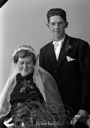 Harry Johansson Brokind
raja
Harry Johansson 
Brudpar
Nyckelord: Johansson Brokind