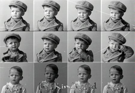 Algot Andersson Kisa
raja
Algot Andersson  
Porträtt-Barn

raja
Lars Erik Anders Andersson född 1933-12-22 i Kisa.
Källa: SVAR 
Källa: Gerd Pettersson

Nyckelord: Andersson Kisa