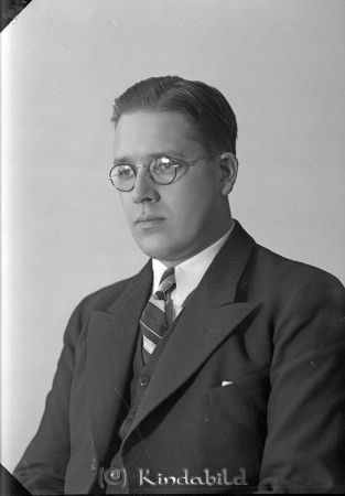 Sven Wahlström Horn
raja
Sven Wahlström  
Porträtt-Man
Nyckelord: Wahlström Horn