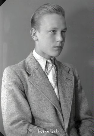 Karl Erik Lavén Kisa
raja
Karl Erik Lavén  
Porträtt-Man

raja
Son till Karl Otto Lavén född 1885 i Uppsala. 
Källa: Gerd Pettersson

Nyckelord: Lavén Kisa