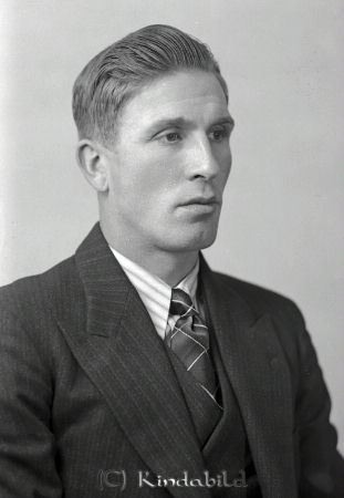 Henry Nilsson Hycklinge
raja
Henry Nilsson 
Porträtt-Man
Nyckelord: Nilsson Hycklinge