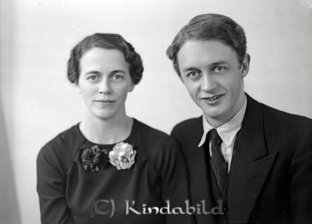 Dahlkvist Kisa
raja
Dahlkvist Kisa
Grupporträtt en kvinna en man

raja
Detta är Elsa och Edvin Dahlkvist 
Källa: careng
Nyckelord: Dahlkvist Kisa