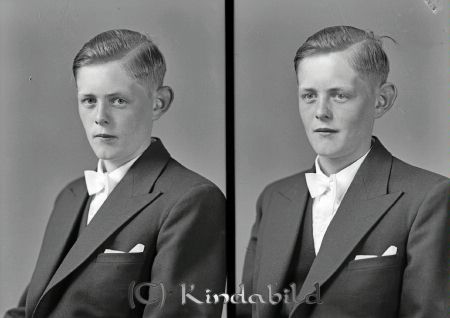Johansson Sven Korpklev Kisa
raja
Johansson Sven 
Porträtt-Man konfirmationsfoto

raja
Son till nämndeman Runar och Svea Johansson, Korpklev. 
Källa: Gerd Pettersson

Nyckelord: Johansson Korpklev