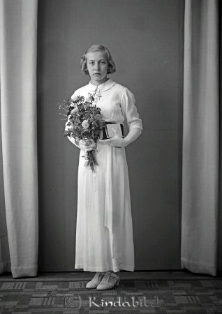 Jonsson Inger Soltomta Horn
raja
Jonsson Inger  
Porträtt-Kvinna konfirmationsfoto

raja
Inga-Britt (Inger) Jonsson, Soltomta. Konfirmerad i Söderköping 7 maj 1938.
Källa: Horn och Hycklinge i ord och bild. 
Källa: Gerd Pettersson


Nyckelord: Jonsson Soltomta