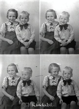 Andersson Ingrid & Karl Filip Arnebo Kisa
raja
Andersson Ingrid & Karl Filip  
Porträtt-Barn en flicka en pojke

raja
Ingrid gift med Olle Thuresson, Kisa. 
Källa: Ingmar

Nyckelord: Andersson Arnebo