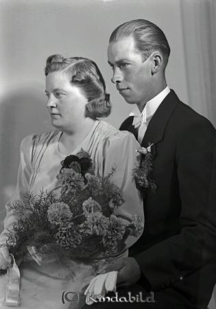 Svensson Josef Väprödsle Ulrika
raja
Svensson Josef  
Brudpar
Nyckelord: Svensson Väprödsle