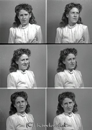 Hahn Sara Demshult Ulrika
raja
Hahn Sara  
Porträtt-Kvinna

raja
Sara Inga-Lisa Hahn född 1928 i Fridhult Emtefall, Ulrika. 
Källa: Gerd Pettersson


Nyckelord: Hahn Demshult