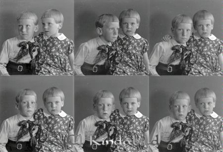 Syskonen Ramstedt Kisa
raja
Syskonen Ramstedt 
Porträtt-Barn en flicka en pojke

raja
Per Ramstedt och Ylva Ramstedt i Kisa. 
Källa: Gerd Pettersson

raja
Föräldrar skräddarmästare Axel och Karin Ramstedt, Ervalla, Kisa.
Källa: Sv Bebyg.
Källa: Gerd Pettersson


Nyckelord: Ramstedt Kisa