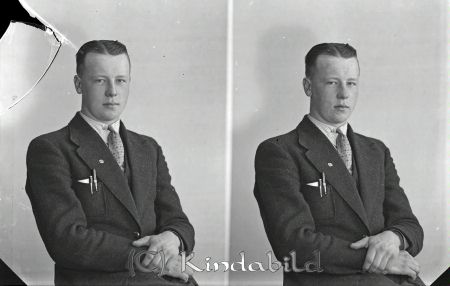 Sture Larsson Kila Hycklinge
raja
Sture Larsson
Porträtt-Man

raja
Sture född 1917 son till Frans Rickard Larsson född 1887 och Sigrid född Johansson.
Källa: Sv Gods och Gärdar. 
Källa: Gerd Pettersson

Nyckelord: Larsson Kila