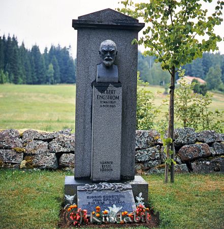 Kindavyer
raja
Gravsten över Albert Engström
Nyckelord: Albert Engström