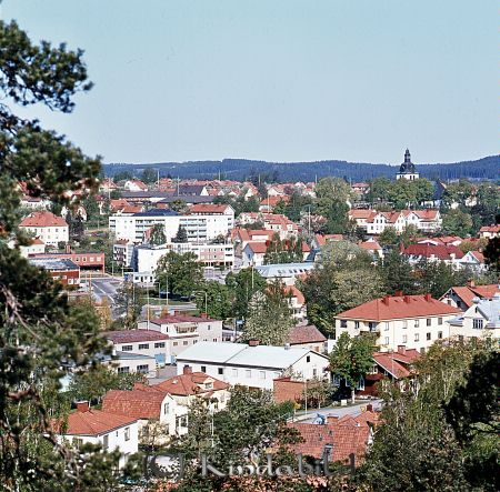 Kindavyer
raja
Bild över Kisa tagen från vägen upp till Singelberget 
Nyckelord: Singelberget Kisa