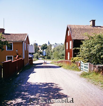 Kindavy
raja
Garvaregatan ned mot Kisaån
gepe
Mangårdsbygggnad Värgården till höger
och Garvaregården till vänster.
Nyckelord: Garvaregatan Kisa