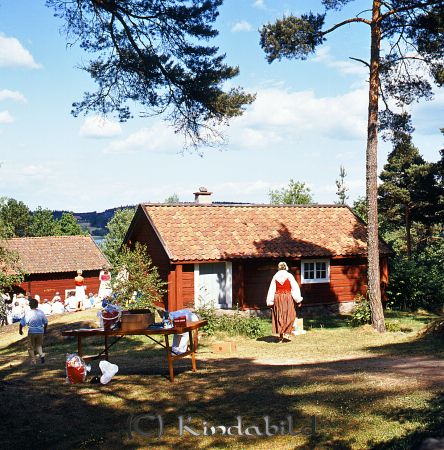 Hembygdsgård Rökingestugan - Kisa
raja
Kisa hembygdsgård, Rökingestugan 
Källa: Gerd 
