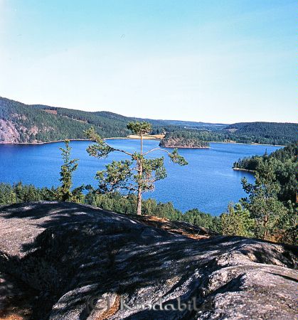 Kindavyer
raja
Bild tagen över landskap från utsiktsplats 
