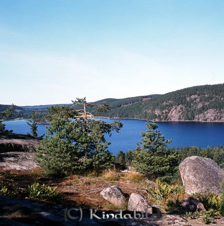 Kindavyer
raja
Bild tagen över landskap från utsiktsplats 
