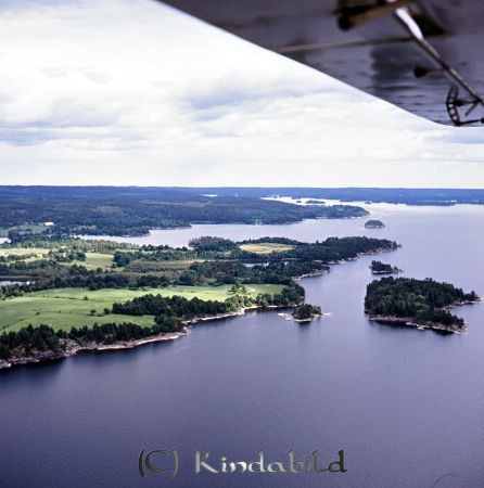 Kindavyer
raja
Bild över sjö och land
