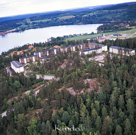 Kindavyer
raja
Flygfoto över Singelberget med Kisasjön i bakgrunden

raja
Bostadsområdet Singelberget, Kisa 
Källa: Eric Pettersson

Nyckelord: Singelberget Kisa