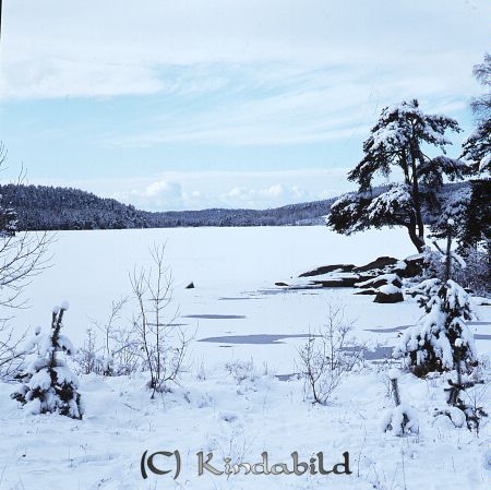 Kindavyer
raja
Isbelagd sjö
