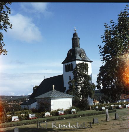 Kindavyer
raja
Kisa Kyrka sedd från Ulrikagatan
Nyckelord: Kyrka Kisa