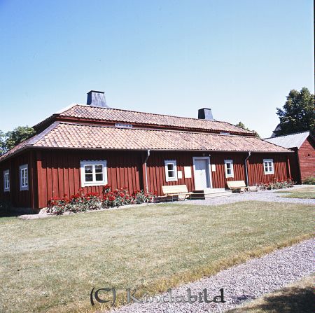Malexander
raja
Byggnad med säteritak som ligger bredvid Malexander Kyrka

raja
Birgittastugan från Aspanäset. 
Källa: Gerd Pettersson

Nyckelord: Malexander