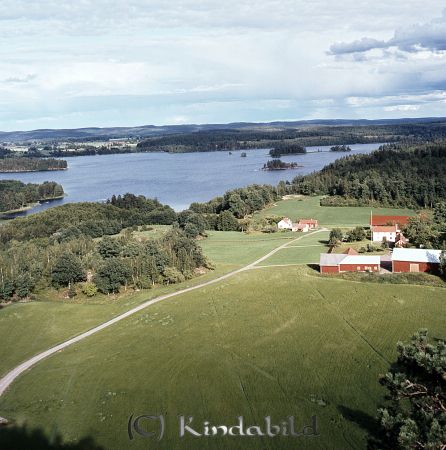 Kindavyer
raja
Foto över en gård  
