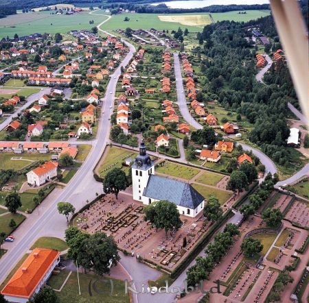 Kindavyer
raja
Flygfoto över Kisa Kyrka
Nyckelord: Kyrka Kisa