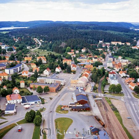 Kindavyer
raja
Flygfoto över Kisa med torget i mitten och Hargsjön i vänstra övre hörnet 
Nyckelord: Hargsjön Kisa