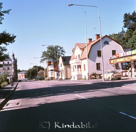 Kindavyer
raja
Storgatan söder ut med Sveahuset i vänster bildkant
Nyckelord: Storgatan Kisa