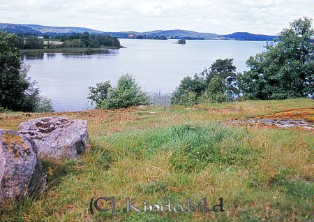 Kindavyer
raja
Bild tagen från en höjd utöver en sjö
