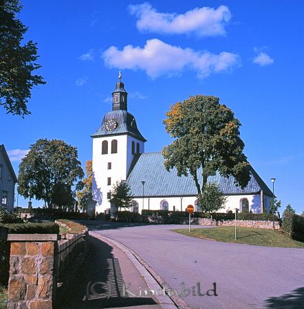 Kindavyer
raja
Kisa Kyrka sedd från Fimongatan och Kyrkstigen
Nyckelord: Kyrka Kisa