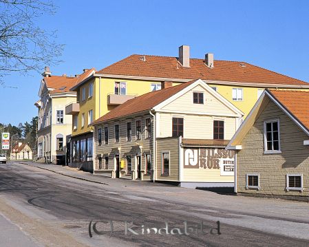 Kindavyer
raja
Storgatan med Åkerdala på höger sida i bakgrunden
Nyckelord: Åkerdala Kisa