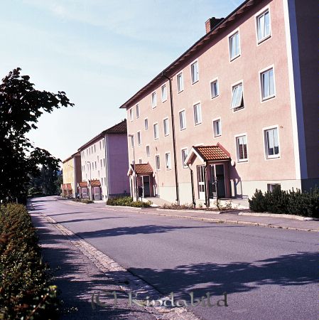 Kindavyer
raja
Hyreshusområdet Kisahus som ligger runt Linnékullen här med a,b och c-huset
Nyckelord: Linnékullen Kisa
