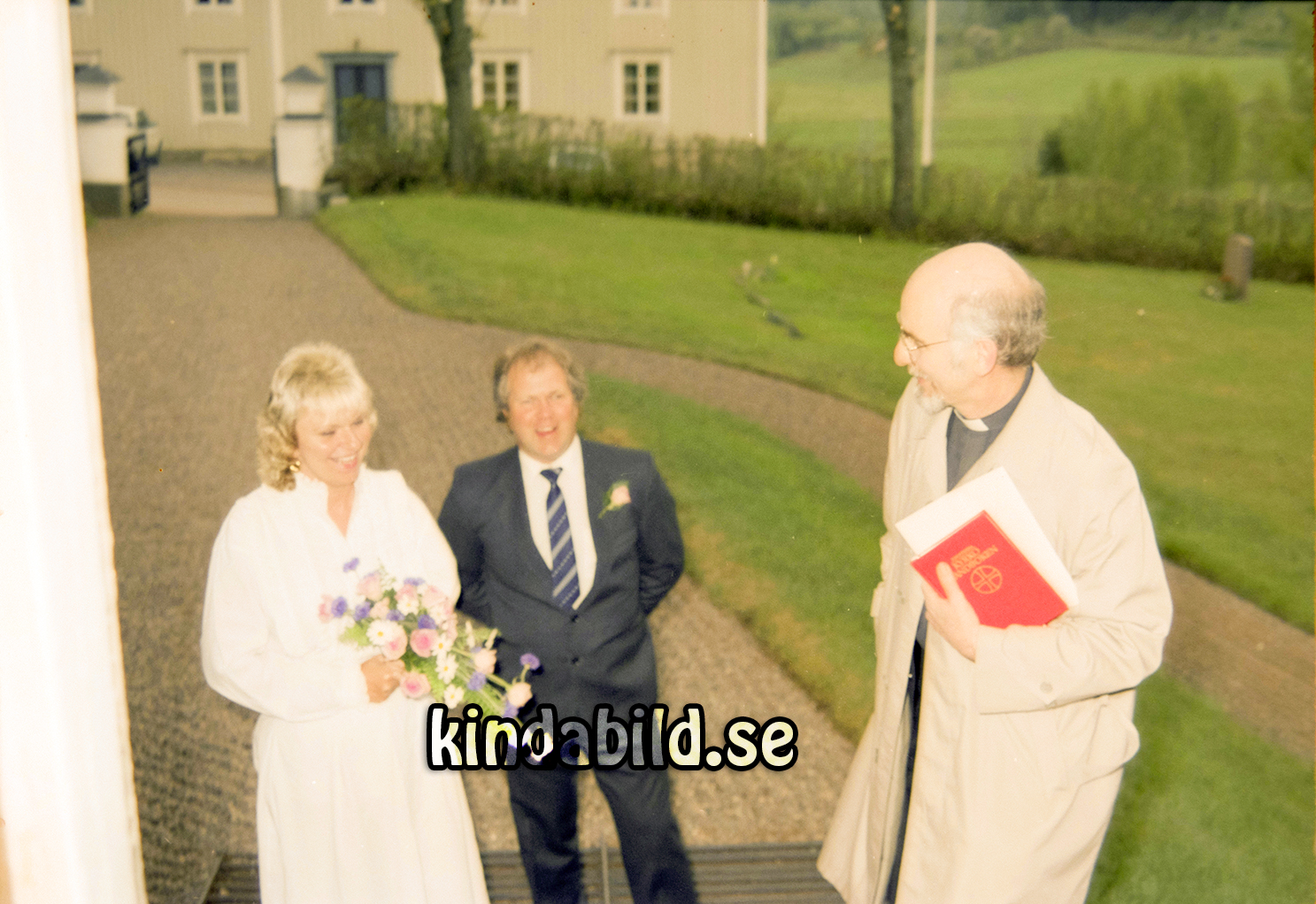 Bengt Pettersson
raja
Brudpar


