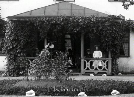 Grosshandlarbalkong
 
Nyckelord: Veranda