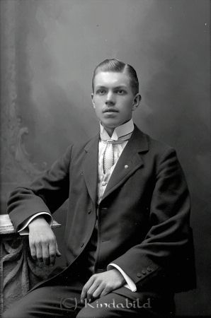 Fritz Carlsson  Kisa
godj
Fritz Carlsson  Kisa
tog senare efternamnet Carestig

raja
Fritz Carlsson,senare Karestig.Var gift med Inga född Åberg. 
Källa: margareta

raja
En son Arne ?Ladde?
Källa: Studiegruppen Hembygdsgården

Nyckelord: Fritz Carlsson