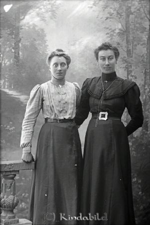 Helga Larsson Loberg Tidersrum
godj
Helga Larsson Loberg Tidersrum
Porträtt två kvinnor
Nyckelord: Larsson Loberg