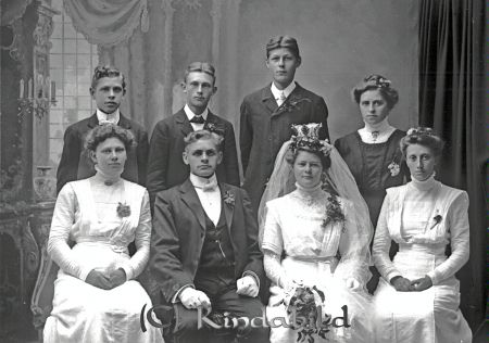 S G Engdahl Rorstad kvarn Nelhammar
godj
S G Engdahl Rorstad kvarn Nelhammar
Bröllopsporträtt åtta personer
Nyckelord: Engdahl Rorstad