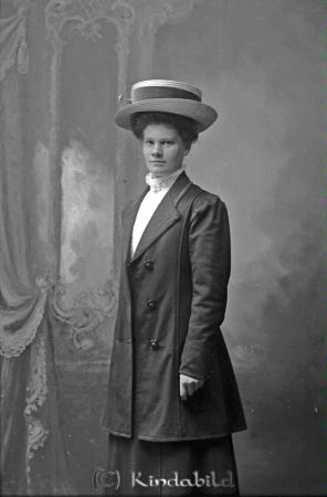 Elsa Hägg Bromhult
godj
Elsa Hägg Bromhult
Dottern Linnea arbetade på Kisa bibliotek.
Elsa var mormor till Sam "Sam i Grana" Johansson, Granstugan.

raja
Elsa Hägg född 1890 i Kisa och död 1917 i Hagalund Bromhult.
Källa: SVAR 
Källa: Gerd Pettersson 

Nyckelord: Hägg Bromhult