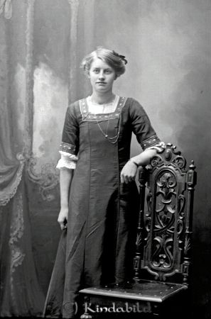 Ruth Blad Mjellerum
godj
Ruth Blad Mjellerum
gepe
Rut Blad född 1895 i Oppeby dotter till arrrendator Georg Emil Blad född 1854 i Oppeby och Anna Sofia Andersson född 1855 i Oppeby.
Källa: Folkräkning 1910. 
Nyckelord: Blad Mjellerum