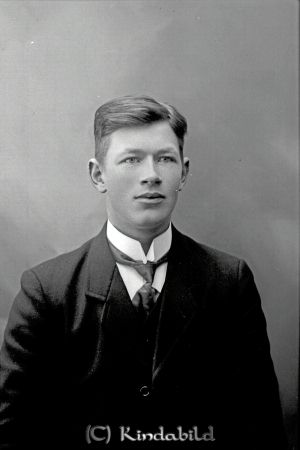 Hugo Andersson Kjettestorp
godj
Hugo Andersson Kjettestorp

raja
Född 10 mars 1889, Kjettestorp
Död 4 juni 1977, Killingevid 
Källa: Ingrid Samefors

Nyckelord: Andersson Kjettestorp