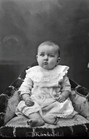 Bjärne Kisa
godj
Bjärne Kisa

raja
Bertha Bjärne född 1911 i Kisa 
Källa: Gerd Pettersson

Nyckelord: Bjärne Kisa
