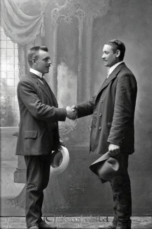 August Johansson Mjölsefall
godj
August Johansson Mjölsefall
Grupporträtt med två män
Nyckelord: Johansson Mjölsefall