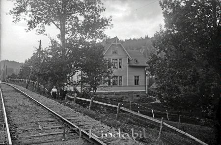Bebyggelse hus järnväg
godj 
Bebyggelse hus järnväg
Järnvägen vid Strömsfors  Kölefors
Nyckelord: Bebyggelse hus järnväg